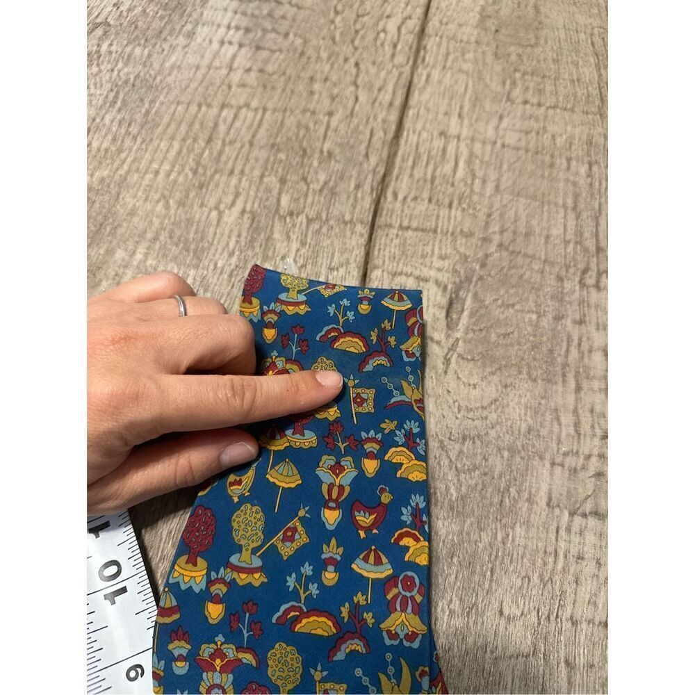 Beautiful Bally 100% silk Necktie - Picture 6 of 6
